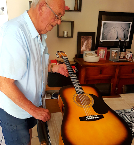 Guitar delivery service