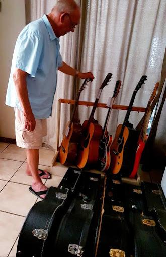 Guitar Book in service
